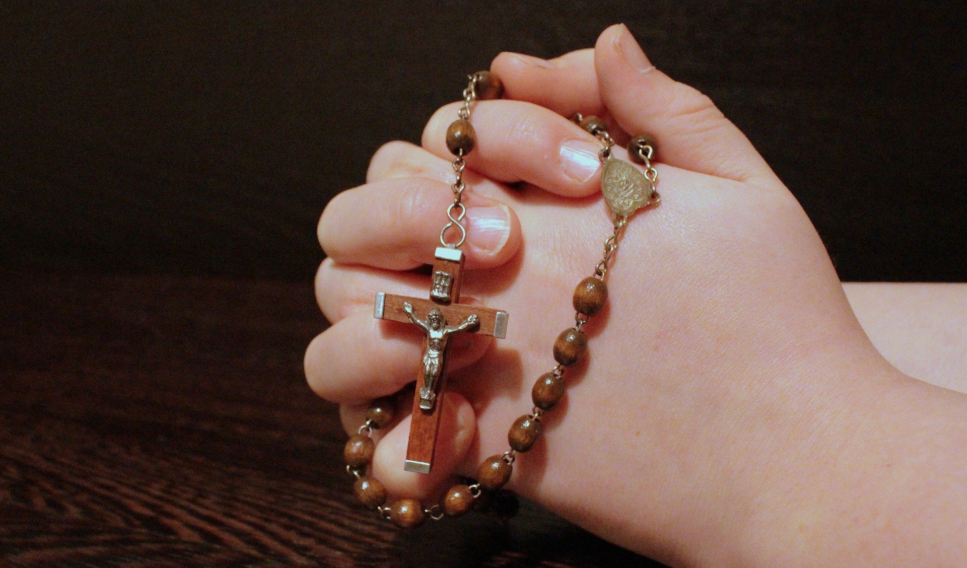 rosary-1211064_1920__1_.jpg